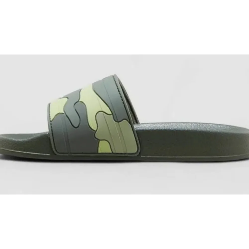 Cat & Jack Kids' Green Camo Slides